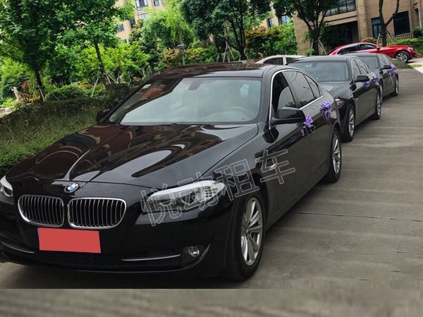 法拉利458+5輛寶馬5系車(chē)隊(duì)婚慶租車(chē)