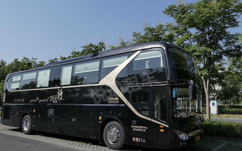 30座 金龍中巴車(chē)